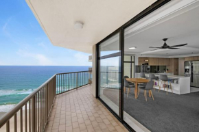 Imperial Surf Modern Beachfront Apartment - CoastHM
